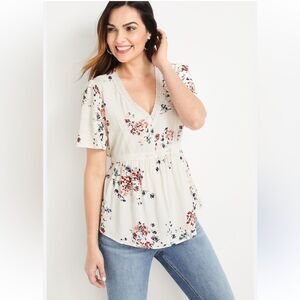 maurices L White Burgundy Floral Crochet Trim Short Sleeve V-Neck Babydoll Top